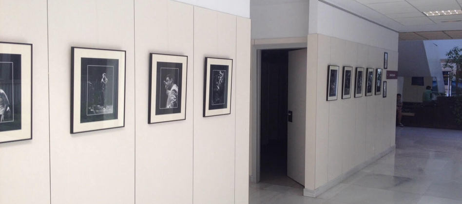 La Exposición de fotografía Música por la Investigación viaja al Hospital de Villarrobledo